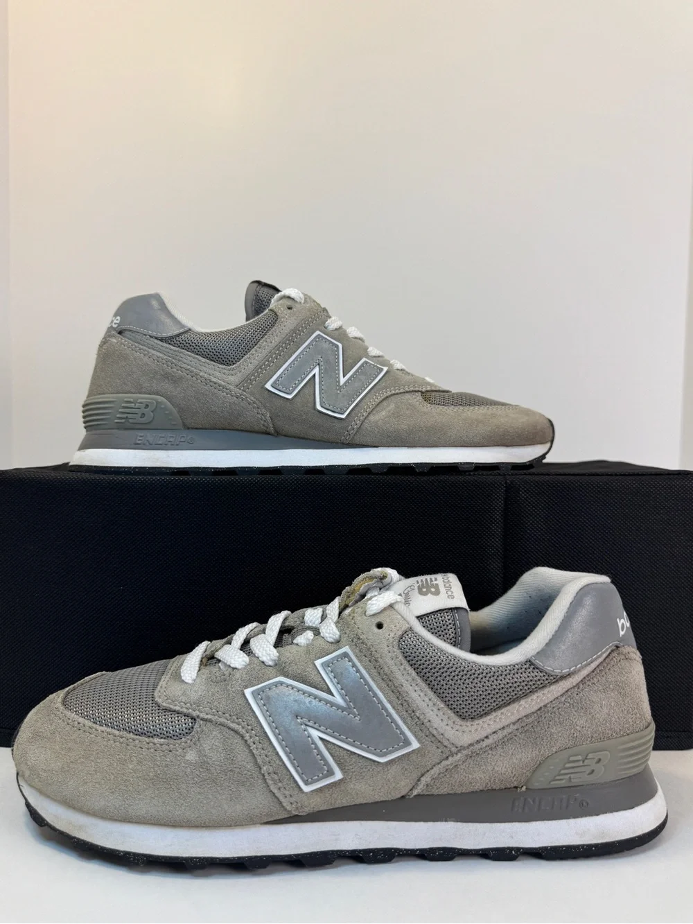 New Balance 574 Core Men’s Size 8.5 Grey Suede Sneakers